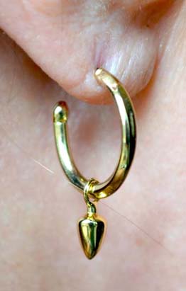 http://www.boomerbrief.com/Out of the Closet/Earring%20-%20262.jpg